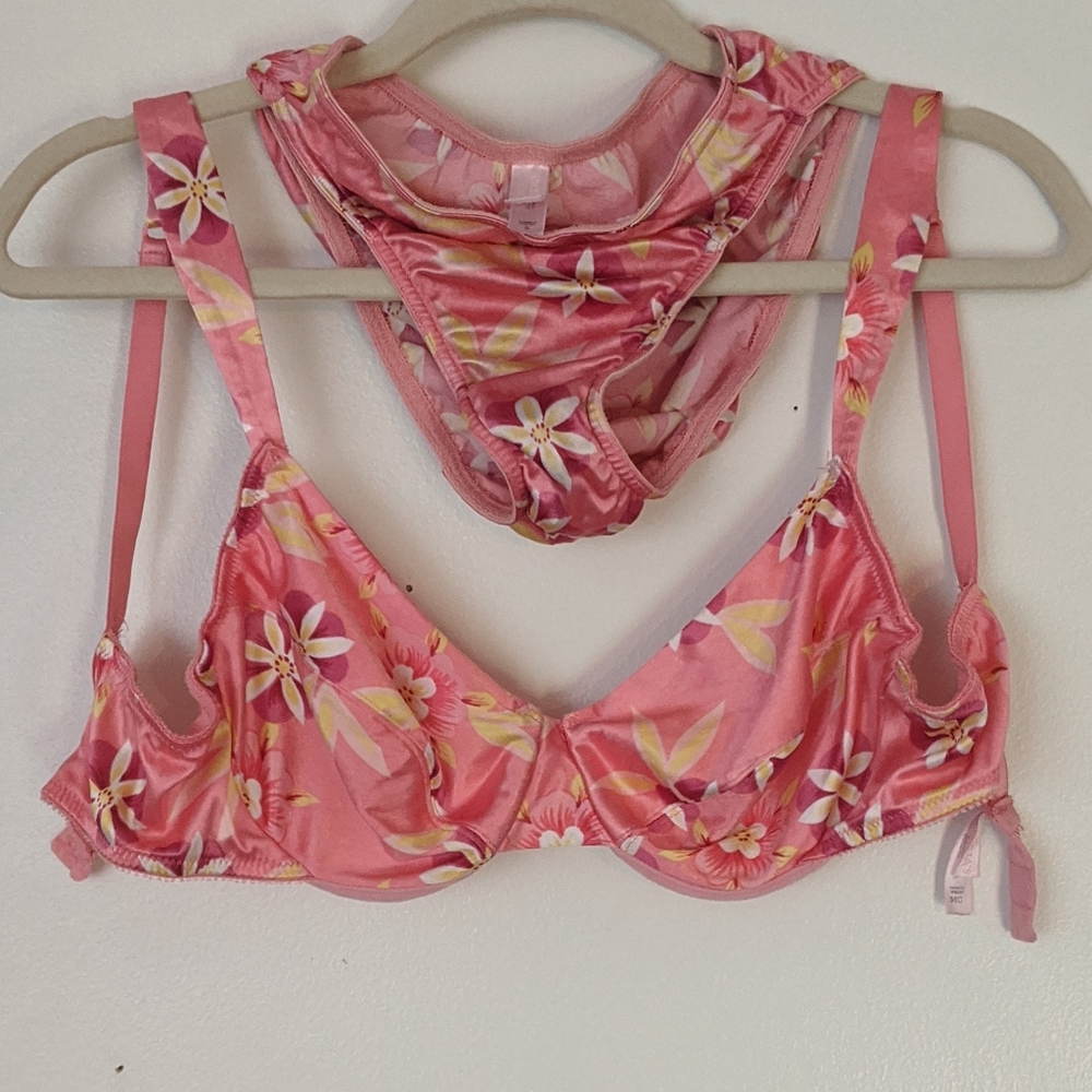 Vintage 90s rare V&S peach bra and panty set